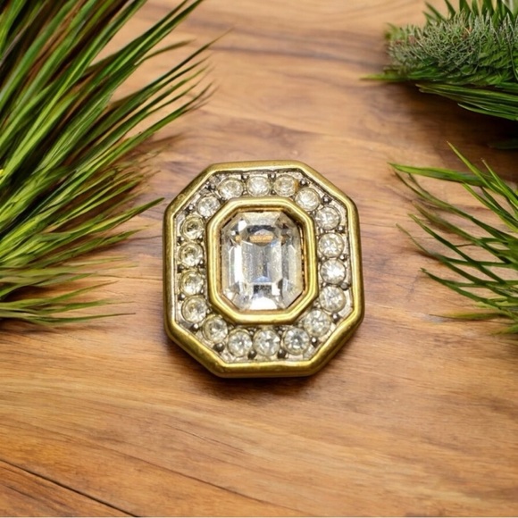 VINTAGE S.A.L. Clip-On Earring | Bold Gold Tone Rhinestone Statement Jewelry - Picture 1 of 10